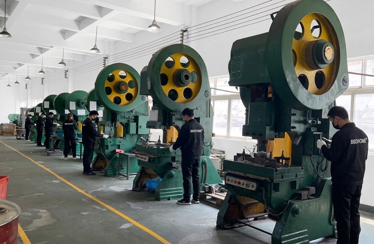 Цех BBDHOME: использование стали Ст3 (GB/T 700) вместо лома для надежности корпусов...